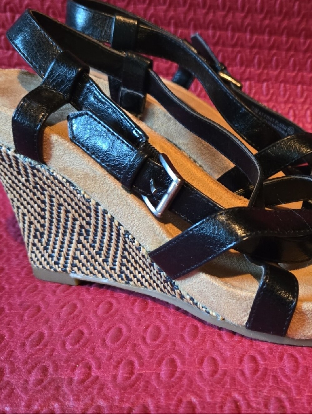 Aerosoles "At First Plush" Women's Black Strappy Wedge Sandals